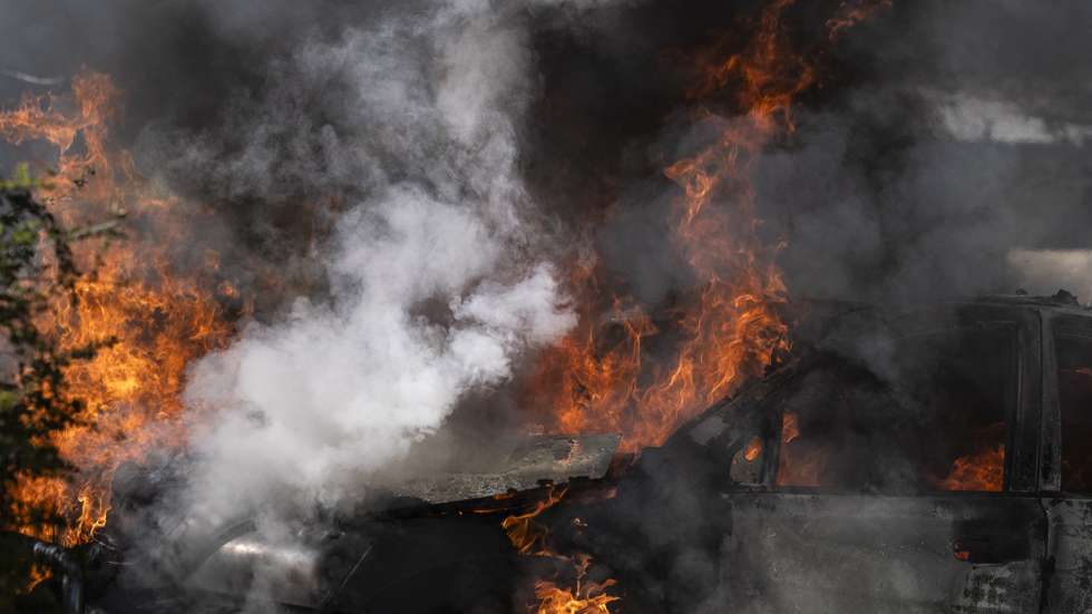 epa12932372 A handout picture made available by the press service of the 93rd Kholodnyi Yar Separate Mechanized Brigade of the Ukrainian Armed Forces shows a parked civilian car burning after a Russian fiber-optic FPV drone struck the residential area of Kramatorsk in the Donetsk region, Ukraine, 04 May 2026, amid the ongoing Russian invasion. Russian troops entered Ukrainian territory on 24 February 2022, starting a conflict that has provoked destruction and a humanitarian crisis.  EPA/Press service of the 93rd Separate Mechanized Brigade HANDOUT  HANDOUT EDITORIAL USE ONLY/NO SALES