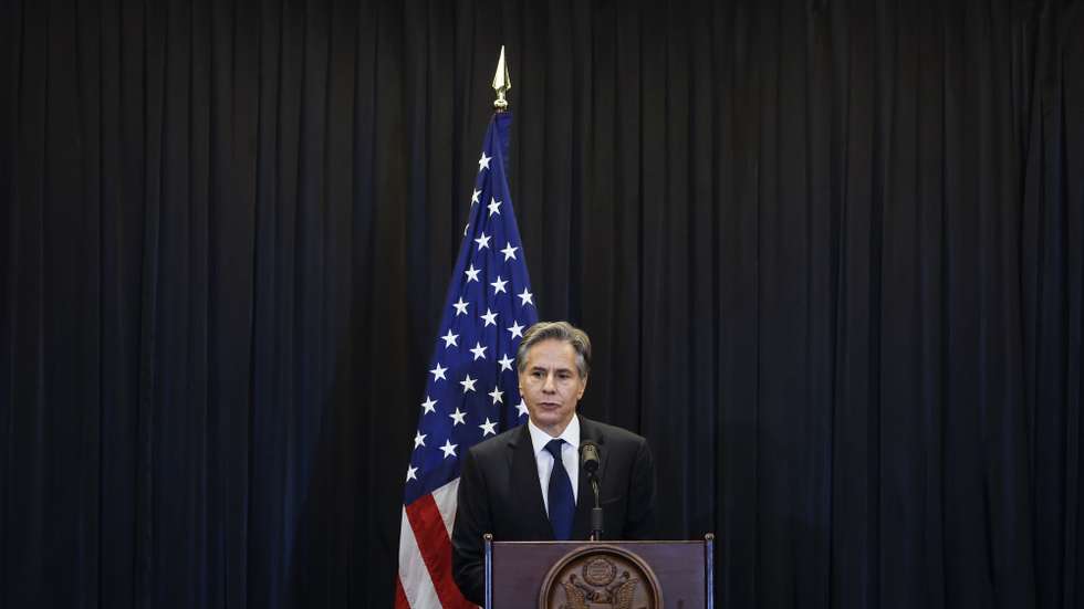 epaselect epa09641026 US Secretary of State Antony Blinken speaks to the media during a press conference at the Fairmont Hotel in Jakarta, Indonesia, 14 December 2021. Blinken is on an official visit to Indonesia to tighten the bilateral relationship between the two countries.  EPA/MAST IRHAM