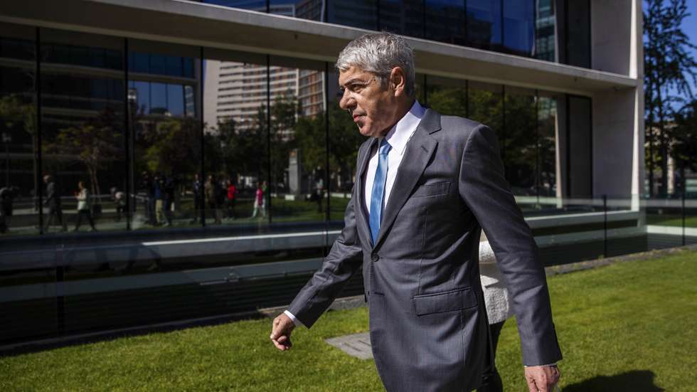 O antigo primeiro-ministro, José Sócrates, após falar aos jornalistas à chegada ao Campus de Justiça, para ser ouvido pela juíza Margarida Alves sobre viagens ao Brasil, em Lisboa, 30 de junho de 2022. JOSE SENA GOULAO/LUSA