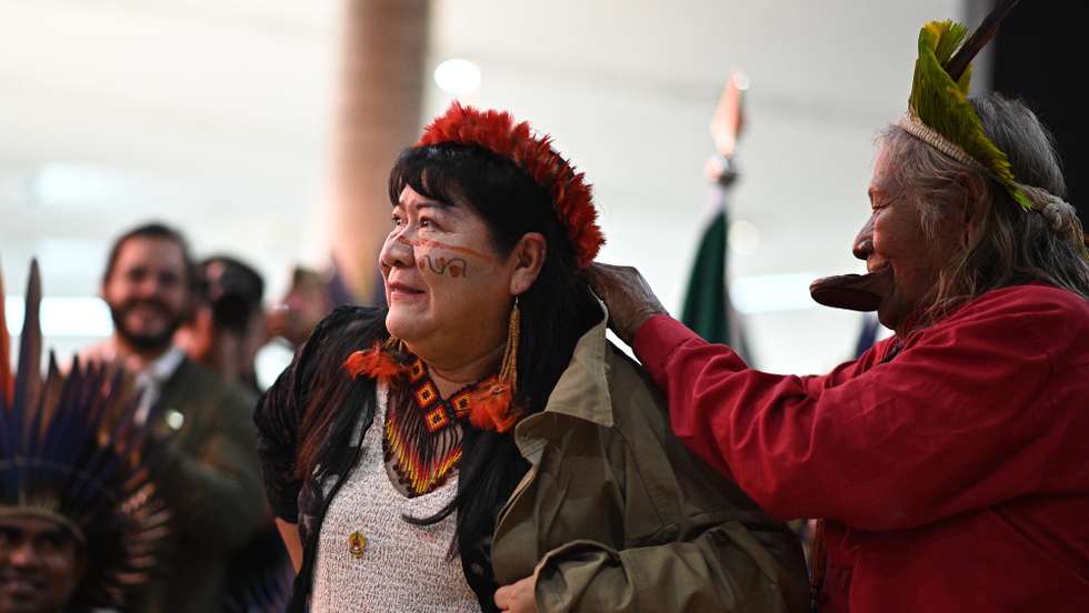 epa10446148 The new President of the National Foundation for Indigenous Peoples (Funai) Joenia Wapichana, together with the indigenous leader Cacique Raoni Metuktire (R), takes office as President, in Brasilia, Brazil, 03 February 2023.  EPA/Andre Borges