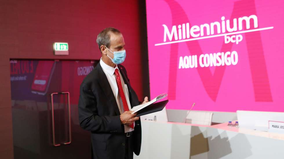 O presidente do Millennium bcp, Miguel Maya, à chegada para a apresentação dos resultados do banco no 3.º semestre de 2020, em Oeiras, 29 de outubro de 2020. ANTÓNIO PEDRO SANTOS/LUSA