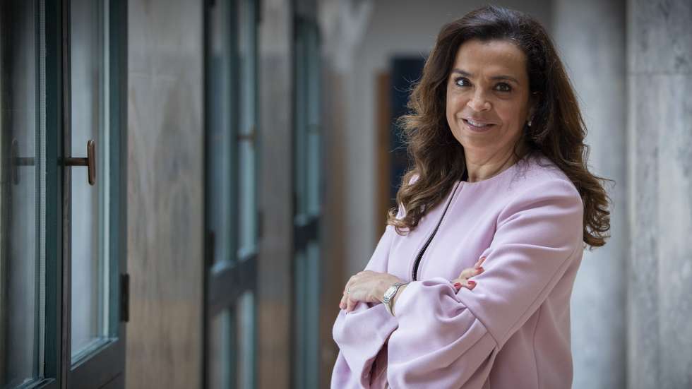 A presidente da Câmara Municipal de Matosinhos e da Associação Nacional de Municípios Portugueses, Luísa Salgueiro, posa para a fotografia, durante uma entrevista à agência Lusa, em Matosinhos, 24 de junho de 2022. (ACOMPANHA TEXTO DA LUSA DO DIA 25 DE JUNHO DE 2022). RUI MANUEL FARINHA/LUSA