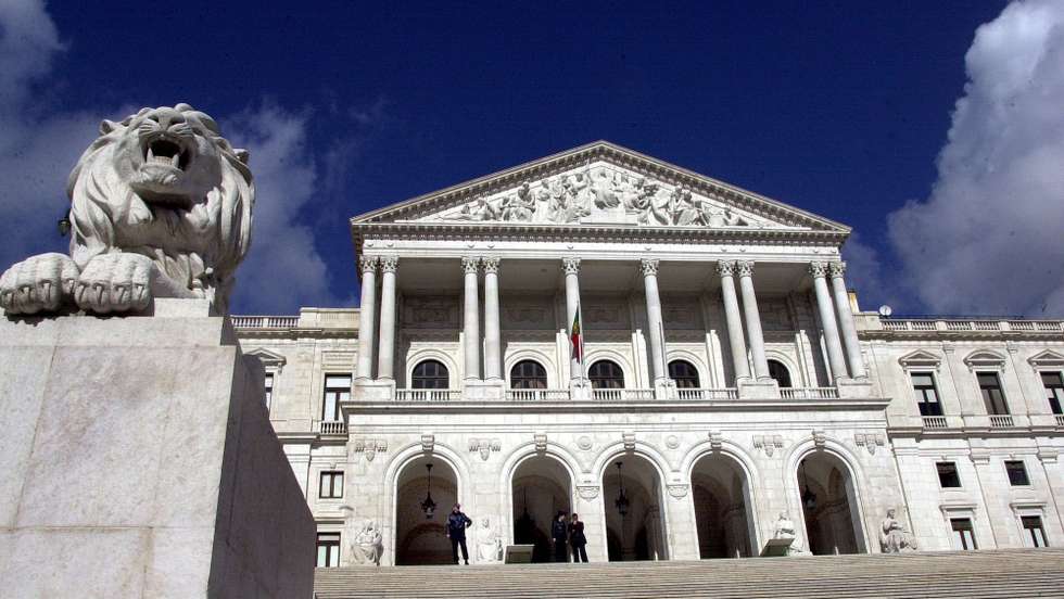 Adicionalmente, o TdC alertou para a eventual necessidade de uma nova injeção de capital para assegurar a viabilidade do Novo Banco, agravada pelo impacto negativo da pandemia e da guerra na Ucrânia