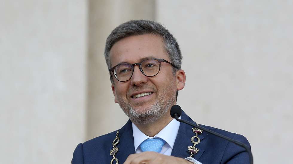 O novo presidente da Câmara Municipal de Lisboa, Carlos Moedas, intervém durante a cerimónia de instalação e posse do presidente e vereadores eleitos para a autarquia lisboeta, bem como dos deputados municipais eleitos para a Assembleia Municipal de Lisboa, realizada nos Paços do Concelho de Lisboa, 18 de outubro de 2021. ANTÓNIO COTRIM/LUSA