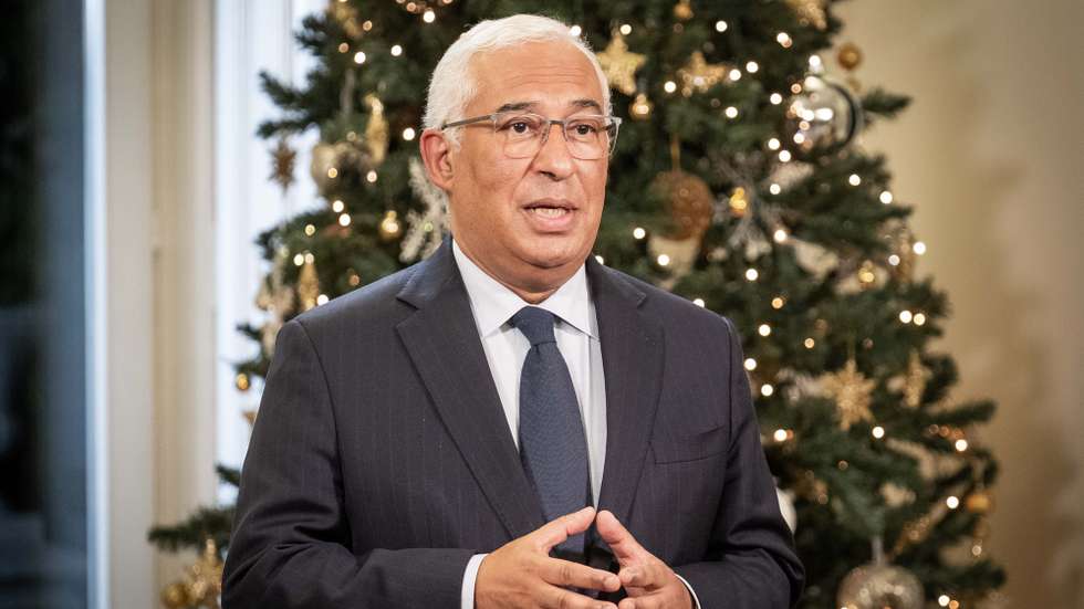 O primeiro-ministro, António Costa, durante a gravação da mensagem de Natal, na residência oficial de São Bento, em Lisboa, 23 de dezembro de 2021.CLARA AZEVEDO/GABINETE PM/LUSA