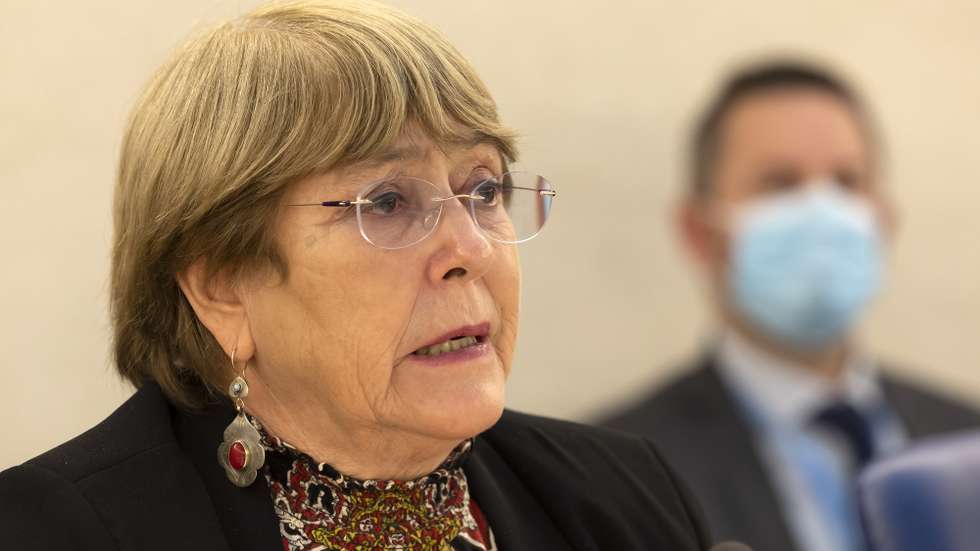 epa09860464 U.N. High Commissioner for Human Rights and Former President of Chile, Michelle Bachelet, presents an update on situation of human rights in Ukraine, during the 49th session of the Human Rights Council, at the European headquarters of the United Nation in Geneva, Switzerland, 30 March 2022.  EPA/SALVATORE DI NOLFI