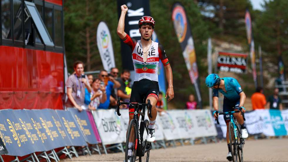 Miguel Ángel López, o Superman espanhol, não resistiu à ponta final fortíssima de João Almeida para a vitória e para o segundo lugar na geral