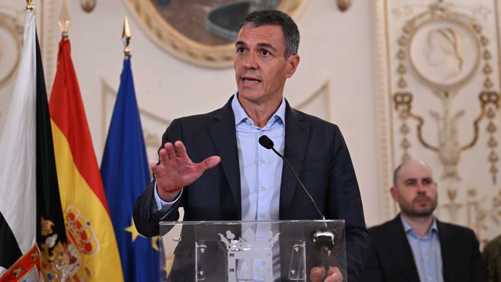 epa13143989 A handout photo made available by the Spanish Prime Minister's Office shows Spanish Prime Minister Pedro Sanchez as he speaks at a press conference in Ceuta, Spain, 31 July 2026. Sanchez traveled to the autonomous city following the arrival of thousands of migrants from Morocco.  EPA/Borja Puig de la Bellacasa/Moncloa HANDOUT -- MANDATORY CREDIT -- IMAGE TO BE USED ONLY IN RELATION TO THE STATED EVENT -- HANDOUT EDITORIAL USE ONLY/NO SALES