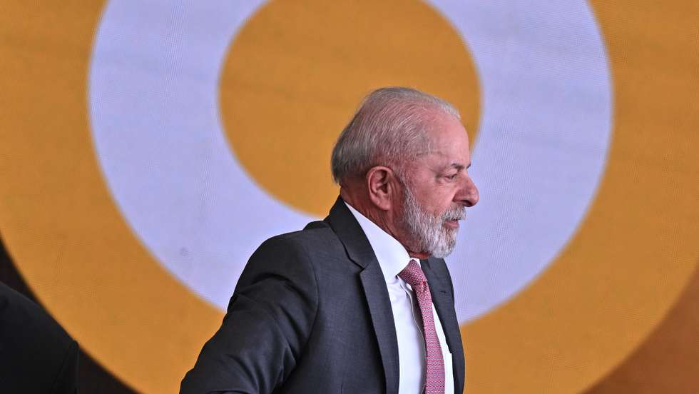 epa12327619 Brazilian President Luiz Inacio Lula da Silva attends the signing ceremony for a decree establishing a new TV 3.0 digital television system at the Planalto Palace in Brasilia, Brazil, 27 August 2025.  EPA/ANDRE BORGES