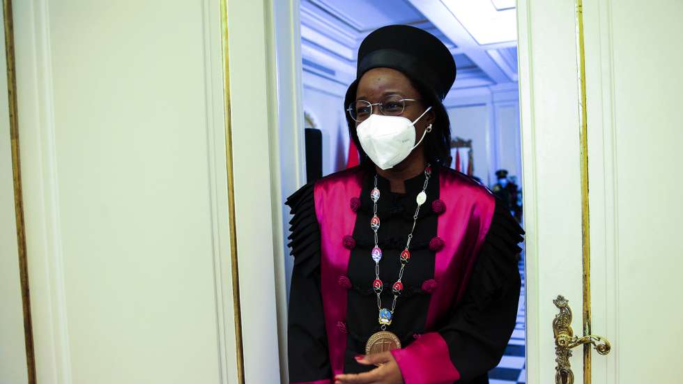 A nova presidente do Tribunal Constitucional (TC) , Laurinda Cardoso, durante a cerimónia da sua tomada de posse, em Luanda, Angola, 20 de agosto de 2021. A nova presidente do Tribunal Constitucional (TC) foi nomeada na quinta-feira, pelo chefe de Estado, em substituição de Manuel Aragão, que deixou o cargo a seu pedido. AMPE ROGÉRIO/LUSA