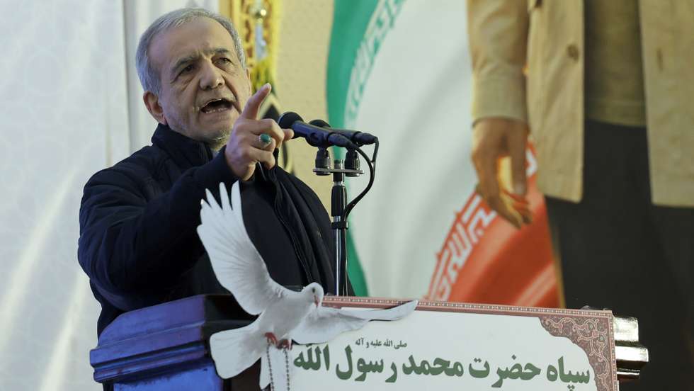 epa12620987 Iranian president Masoud Pezeshkian speaks during the sixth anniversary of late Iran's Islamic Revolutionary Guard Corps (IRGC) Quds Force commander Qasem Soleimani death, in Tehran, Iran, 01 January 2026. Soleimani was killed on 03 January 2020 in a targeted US airstrike at Baghdad airport in Iraq.  EPA/ABEDIN TAHERKENAREH