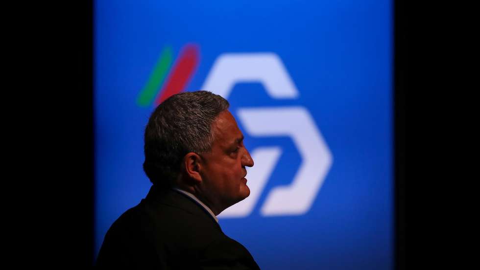 Paulo Moita Macedo, presidente da Comissão Executiva da Caixa Geral de Depósitos, discursa durante o  Encontro Fora da Caixa  organizado por este banco, Porto, 22 de junho de 2021. O Banco Europeu de Investimento e a Caixa Geral de Depósitos assinam um contrato para apoiar as necessidades de liquidez e investimento em apoios para médias e grandes empresas, bem como para o setor público e outras entidades, nomeadamente no setor da saúde, afetadas pela crise económica provocada pela pandemia. JOSÉ COELHO/LUSA