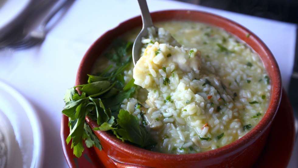 Por categoria, o arroz agulha (46,8%) é o mais consumido, seguido pelo carolino (21,9%), vaporizado (10,7%) e basmati (13,7%), dados reportados a 2021