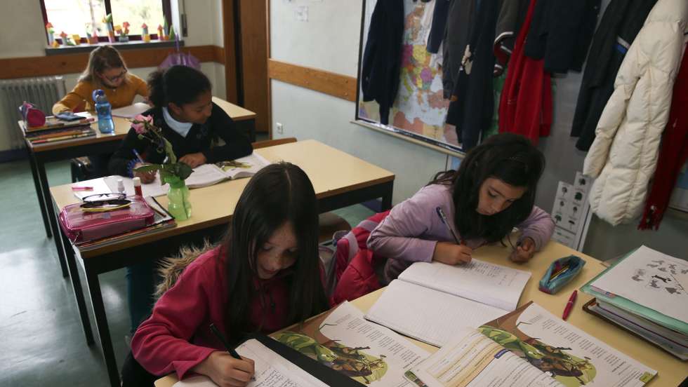 Em Portugal, o estudo incidiu em 79 escolas do concelho de Sintra, no distrito de Lisboa e abrangeu 3.855 alunos de 10 e 15 anos