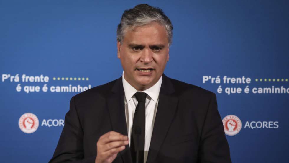 O presidente do PS/Açores e candidato às eleições legislativas da Região Autónoma dos Açores, Vasco Cordeiro, reage após a divulgação dos resultados nas eleições, em Ponta Delgada, Ilha de São Miguel, Açores, 26 de outubro de 2020. O PS perdeu hoje a maioria absoluta nas eleições regionais dos Açores, só tendo conseguido eleger 25 deputados do total de 57 parlamentares da Assembleia Legislativa Regional. ANDRÉ KOSTERS/LUSA