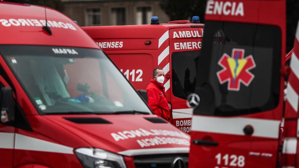O hospital refere que a doente deu entrada no serviço de urgência médico-cirúrgica às 19h16