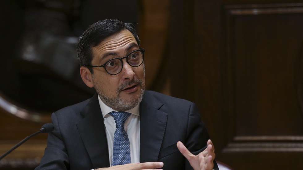 O secretário de Estado Adjunto dos Assuntos Fiscais, António Mendonça Mendes, intervém durante a sua audição perante a Comissão de Orçamento e Finanças, na Assembleia da República, em Lisboa, 03 de março de 2021. MANUEL DE ALMEIDA/LUSA