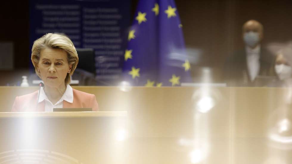 epa09162094 European Commission President Ursula von der Leyen pauses before speaking during a debate in the plenary at the European Parliament in Brussels, Belgium, 26 April 2021. Conclusions of the European Council and outcome of EU and Turkey meeting is the main debate.  EPA/Olivier Matthys / POOL