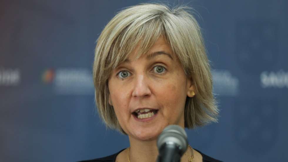 A ministra da Saúde, Marta Temido, fala aos jornalistas após a sessão de apresentação da "Situação epidemiológica da covid-19 em Portugal", na sede do Infarmed, em Lisboa, 28 de maio de 2021. O grupo de peritos que aconselha o Governo sobre a epidemia da covid-19 defendeu hoje que deve manter-se a matriz de risco das "linhas vermelhas" de avaliação da incidência acumulada de casos e de índice de transmissibilidade (Rt). MIGUEL A. LOPES/LUSA