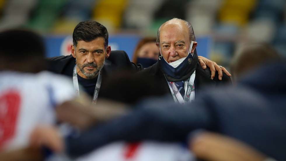 FC Porto&#039;s president Jorge Nuno Pinto da Costa (R) and his head coach Sergio Conceicao (L) celebrate after winning the Portuguese Candido de Oliveira Supercup soccer match against Benfica (2-0), held at Aveiro Municipal Stadium, in Aveiro, Portugal, 23 December 2020. JOSE COELHO/LUSA