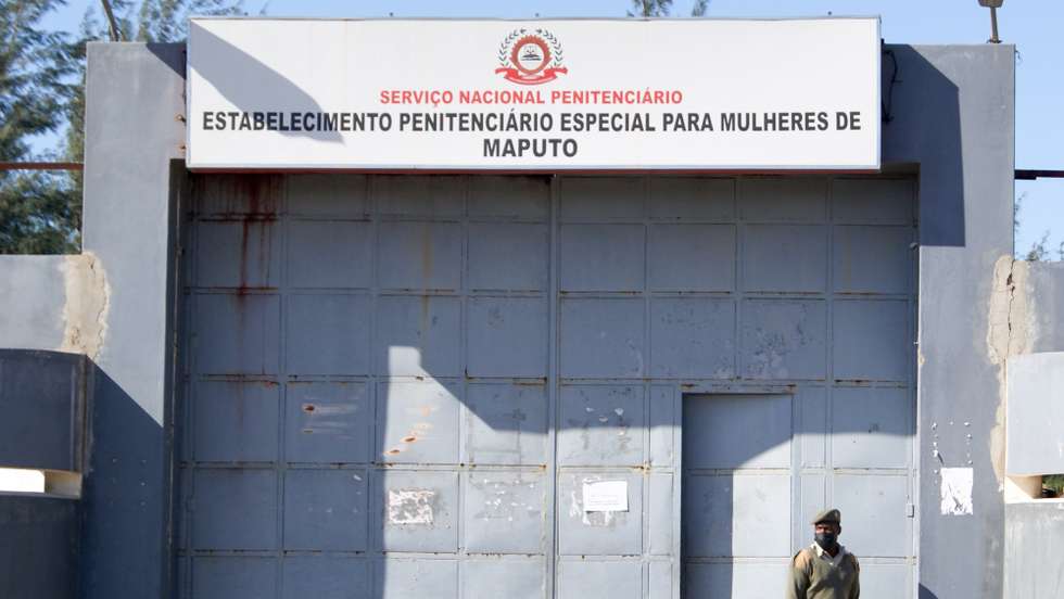 Entrada do Estabelecimento Penitenciário Especial para Mulheres de Maputo, Moçambique, 16 de junho de 2021. A ministra da Justiça anunciou hoje a criação de uma comissão de inquérito para investigar denúncias de uma alegada rede de exploração sexual em que guardas prisionais forçam mulheres reclusas a sair de uma cadeia de Maputo para se prostituírem, Maputo. (ACOMPANHA TEXTO) LUISA NHANTUMBO/LUSA
