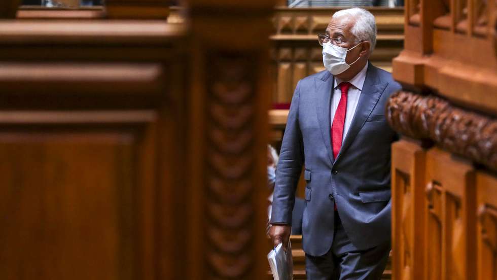 O primeiro-ministro, António Costa, à chegada para a sessão plenária do debate preparatório do Conselho Europeu, na Assembleia da República, em Lisboa, 20 de outubro 2021. TIAGO PETINGA/LUSA