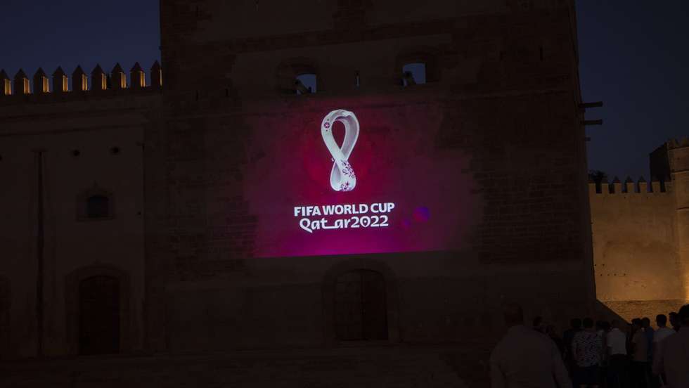 Emblema oficial do Mundial de 2022, que se irá realizar no Qatar.