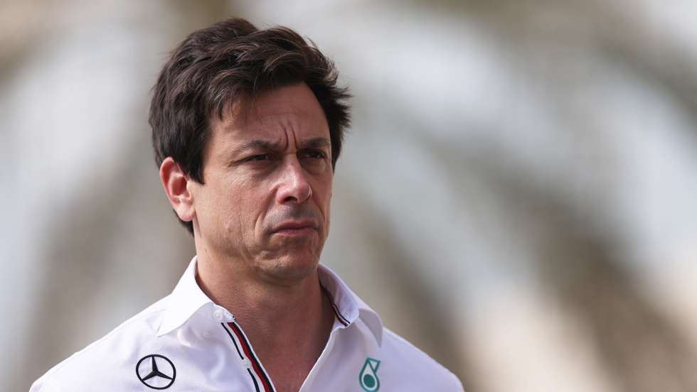 Toto Wolff, diretor da Mercedes, ficou à beira de um ataque de nervos no final da prova e nem mesmo o título nos construtores acalmou a indignação