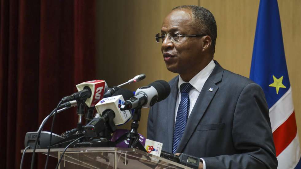 O primeiro-ministro de Cabo Verde, José Ulisses Correia e Silva, durante a comunicação conjunta ao país com o Presidente da República, José Maria Neves( ausente na foto) sobre situação epidemiológica, na Cidade da Praia, Cabo Verde, 5 de janeiro de 2022. ELTON MONTEIRO/ LUSA