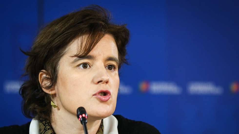 A ministra de Estado e da Presidência, Mariana Vieira da Silva, fala aos jornalistas no final da reunião extraordinária do Conselho de Ministros, na Presidência do Conselho de Ministros,  em Lisboa, 01 de março de 2022.  RODRIGO ANTUNES/LUSA
