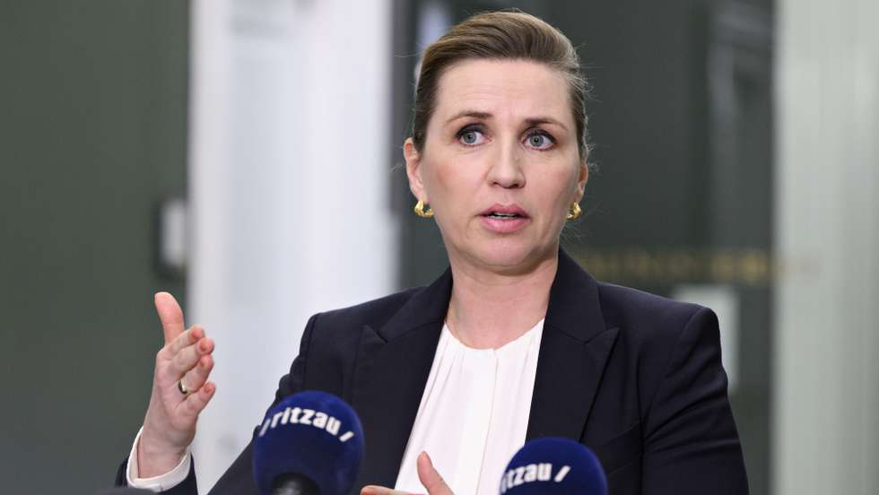 epa09857980 Danish Prime Minister Mette Frederiksen holds a doorstep press conference, where she gives a status on the security situation and comments on Zelenskyj's speech to the Folketing, at Christiansborg in Copenhagen, Denmark, 29 March 2022. If NATO so requests, the government will offer to send a combat battalion consisting of of 800 soldiers to the Baltics, it was stated by the Prime Minister at the press conference.  EPA/PHILIP DAVALI  DENMARK OUT