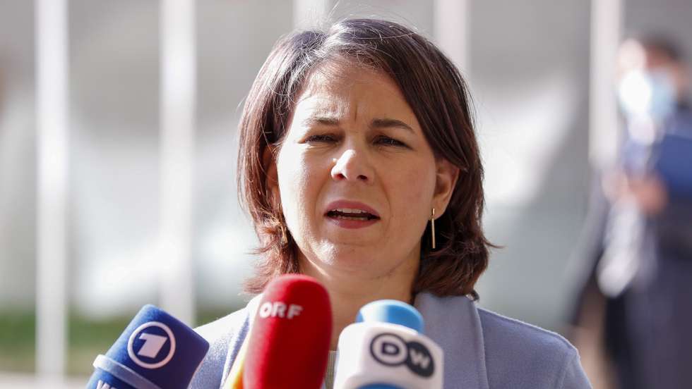epa09884102 German Foreign Minister Annalena Baerbock speaks to media prior to the Foreign Affairs council in Luxembourg, 11 April 2022. Ministers will discuss the latest developments concerning the Russian aggression against Ukraine.  EPA/JULIEN WARNAND