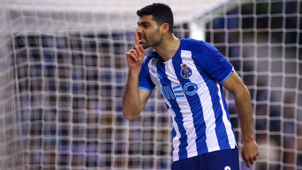 Taremi inaugurou o marcador, aumentou de grande penalidade e fez o 5-0 no início do segundo tempo, atingindo a terceira época seguida em Portugal com 20 ou mais golos