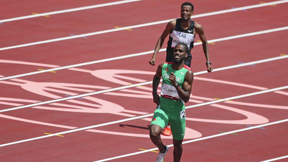 O atleta português Ricardo dos Santos durante a corrida de qualificação 400m dos Jogos Olímpicos Tóquio 2020, Estádio Olímpico, Tóquio, Japão, 1 de agosto de 2021. O velocista foi hoje afastado das semifinais dos 400 metros dos Jogos Olímpicos Tóquio 2020, ao terminar a primeira série da qualificação no sétimo lugar, com o tempo de 46,83 segundos. JOSÉ COELHO/LUSA