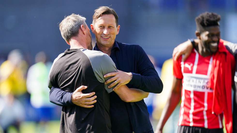 Roger Schmidt ganhou uma Taça e uma Supertaça dos Países Baixos pelo PSV esta temporada, acabando a Eredivisie em segundo atrás do Ajax