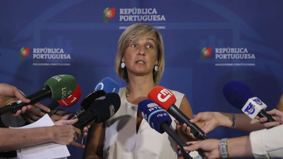 A ministra da Saúde, Marta Temido, fala aos jornalistas durante uma conferência de imprensa sobre a situação das urgências hospitalares de obstetrícia no Sistema Nacional de Saúde, Lisboa, 13 de junho de 2022.   MANUEL DE ALMEIDA/LUSA