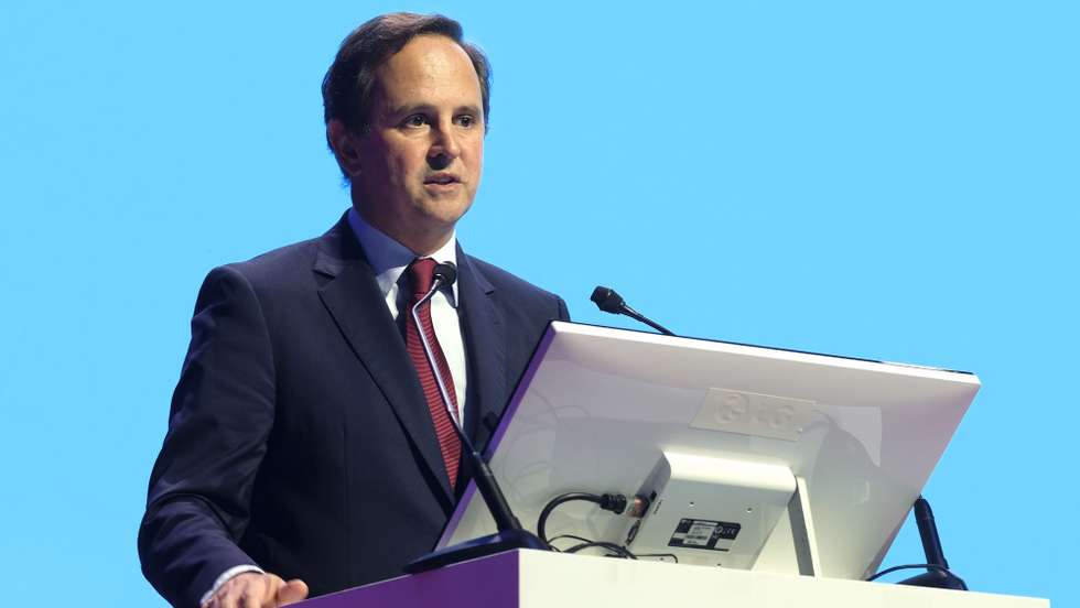 O ministro das Finanças, Fernando Medina, intervém na conferência “Millennium Talks” sobre investimento empresarial, no Pavilhão Rosa Mota, no Porto, 15 de julho de 2022. FERNANDO VELUDO/LUSA