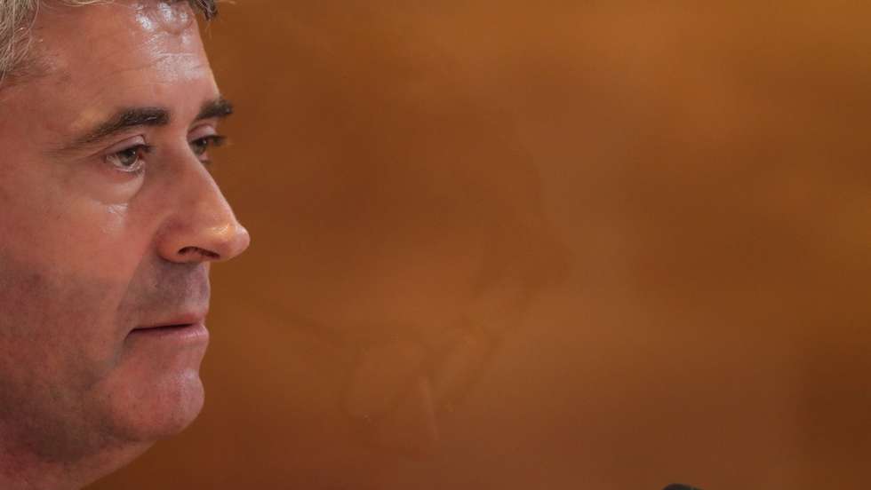 O ministro da Administração Interna, José Luis Carneiro, durante o briefing do Conselho de Ministros em Lisboa, 28 de julho de 2022. TIAGO PETINGA/LUSA