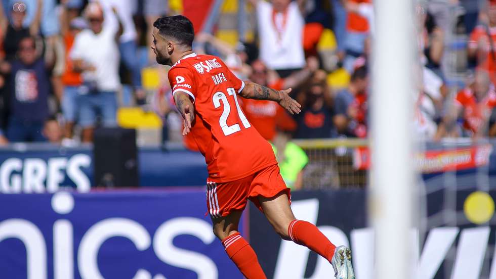 Rafa marcou o único golo do Benfica na segunda parte e deu a sexta vitória consecutiva na Liga dos encarnados em Famalicão