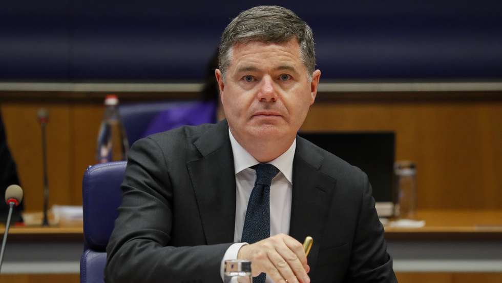 epa10016173 President of the Eurogroup, Irish Finance Minister Paschal Donohoe at the start of the Eurogroup meeting in Luxembourg, 16 June 2022.  EPA/JULIEN WARNAND