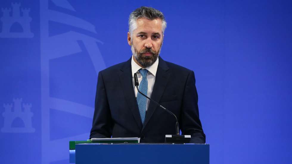 O ministro das Infraestruturas e da Habitação, Pedro Nuno Santos, fala aos jornalistas durante o briefing da reunião do Conselho de Ministros em Lisboa, 29 de setembro de 2022. RODRIGO ANTUNES/LUSA