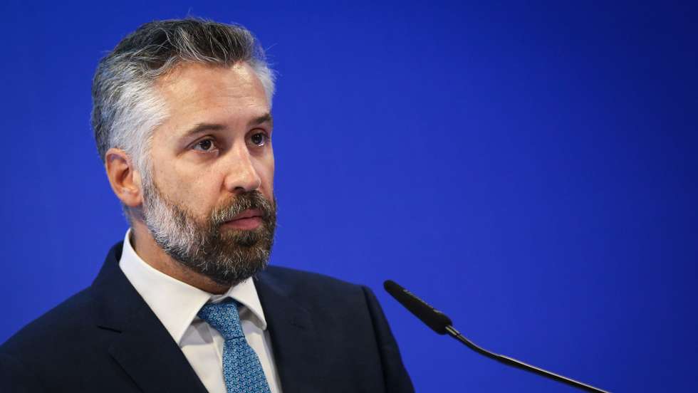O ministro das Infraestruturas e da Habitação, Pedro Nuno Santos, fala aos jornalistas durante o briefing da reunião do Conselho de Ministros em Lisboa, 29 de setembro de 2022. RODRIGO ANTUNES/LUSA