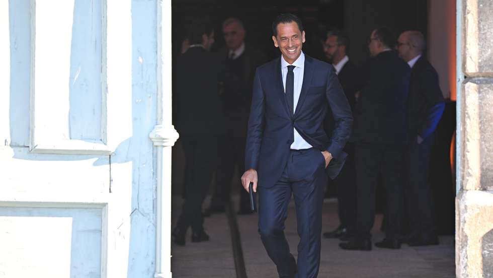 O presidente da Liga Portuguesa de Futebol Profissional (LPFP), Pedro Proença, à chegada para a IX Cimeira de Presidentes da Liga Portuguesa de Futebol Profissional, no centro de congressos da Alfândega do Porto, no Porto, 11 de novembro de 2022. PEDRO GRANADEIRO/LUSA