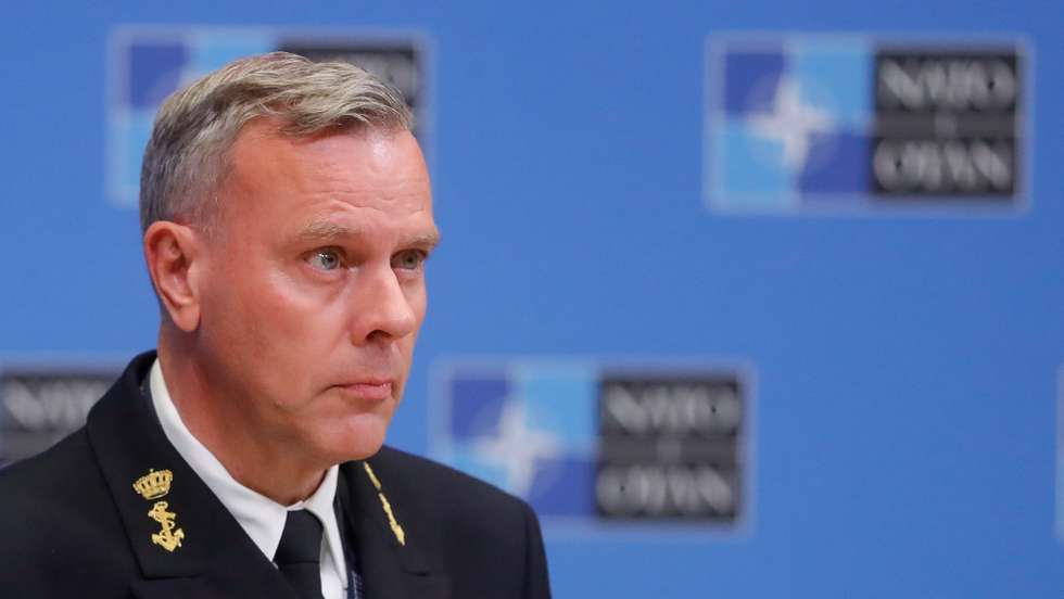 epa09958409 Chairman of the NATO Military Committee Rob Bauer gives a press conference after a Military Committee in Chiefs of Defence Session at NATO headquarter, in Brussels, Belgium, 19 May 2022.  EPA/STEPHANIE LECOCQ