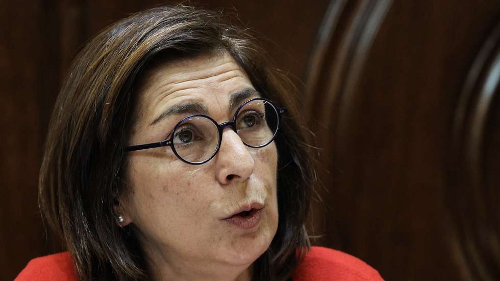A ministra Adjunta e dos Assuntos Parlamentares, Ana Catarina Mendes, intervém durante a sua audição perante a Comissão de Assuntos Constitucionais, Direitos, Liberdades e Garantias, na Assembleia da República, em Lisboa, 18 de janeiro de 2023. MIGUEL A. LOPES/LUSA