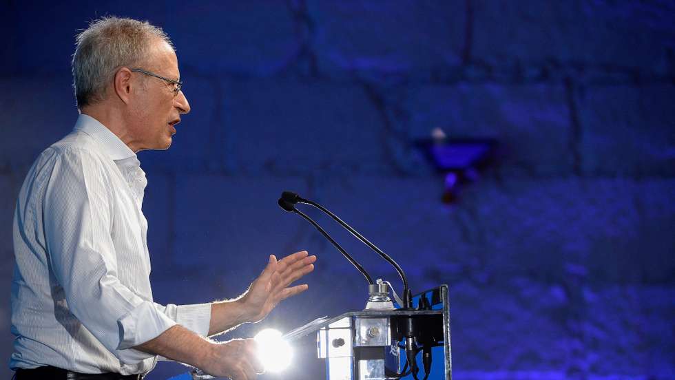 Francisco Louçã, discursa durante o jantar/comício do Bloco de Esquerda (BE) "Faz Acontecer", numa ação de campanha para as eleições legislativas 2019, no Centro de Congressos da Afândega do Porto. 3 de outubro de 2019. As eleições legislativas realizam-se no dia, 06 de outubro de 2019. FERNANDO VELUDO/LUSA