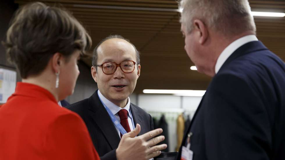 epa08269876 Ambassador Chen Xu, Permanent Representative Mission of China to the United Nations in Geneva, speaks to the reporters during a stakeout, after that Singapour&#039;s Daren Tang (no pictured) has been designated as the next WIPO&#039;s Director  General after an election by a majority of 83 member states, at the headquarters of the World Intellectual Property Organization, WIPO, in Geneva, Switzerland, 04 March 2020.  EPA/SALVATORE DI NOLFI