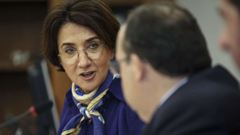 A ministra da Agricultura e Alimentação, Maria do Céu Antunes, durante a Comissão de Agricultura e Pescas, a requerimento do grupo parlamentar do PCP, sobre os baixos rendimentos da atividade agrícola em 2022 e necessidade de apoio aos pequenos e médios agricultores, na Assembleia da República, em Lisboa,  07 março 2023.  ANDRÉ KOSTERS/LUSA