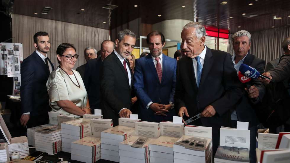 Presidente da República Marcelo Rebelo de Sousa, Representante da República para a Madeira Ireneu Cabral Barreto (4E ), Presidente do Governo Regional da Madeira Miguel Albuquerque ( C), presidente da Associação Sindical dos Juizes Portugueses Manuel Ramos Soares (5E) esta tarde durante a sessão de encerramento do XII Congresso dos Juízes Portugueses, no Funchal, 18 Março 2023, HOMEM DE GOUVEIA/LUSA