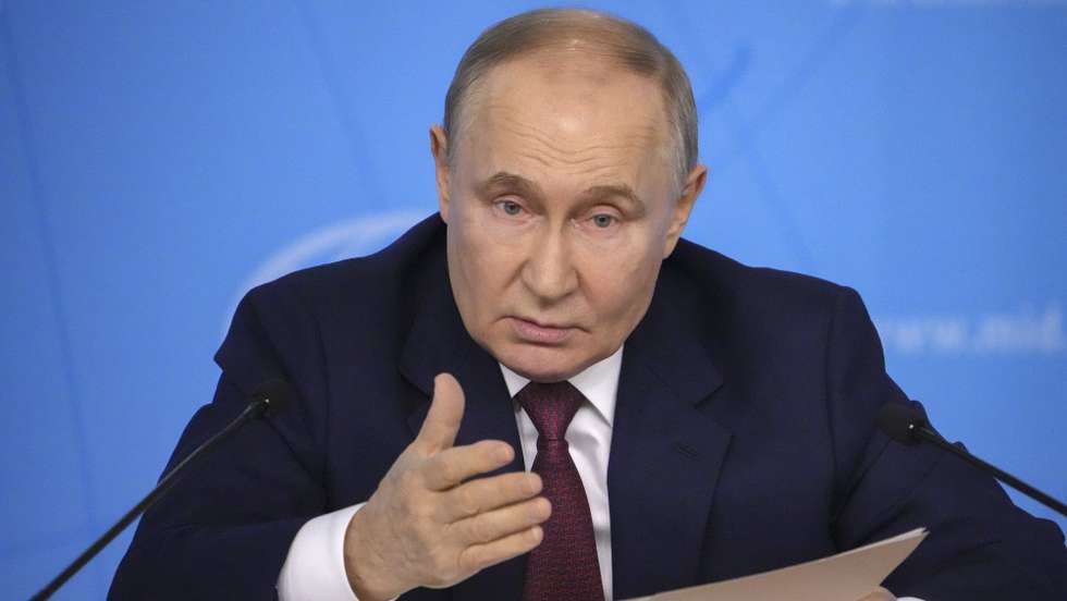 epaselect epa11409410 Russian President Vladimir Putin holds a meeting with the leadership of the Russian Foreign Ministry in Moscow, Russia, 14 June 2024. 'Ukrainian troops must be completely withdrawn from the DPR, LPR, Kherson and Zaporizhia regions. From their entire territory, their administrative borders at the time of their entry into the Russian Federation. As soon as Kiev announces this and gives a promise not to join NATO, we will immediately ensure the safe withdrawal of Ukrainian troops and begin the negotiation process', Putin said at the meeting.  EPA/STRINGER